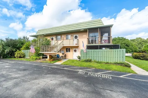 1805 Fairview Villas Drive Palm Springs FL 33406