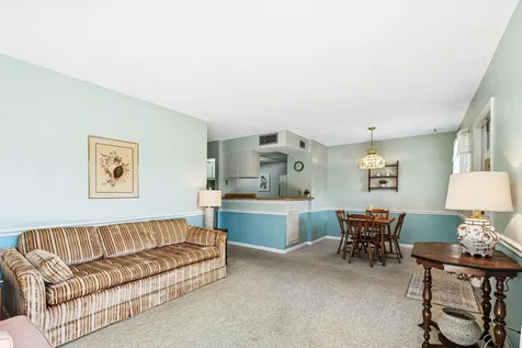 1805 Fairview Villas Drive Palm Springs FL 33406