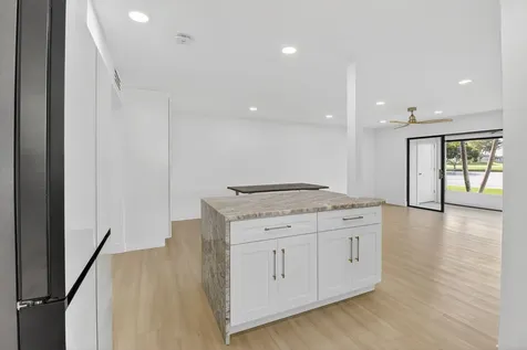 17 Capri A Delray Beach FL 33484
