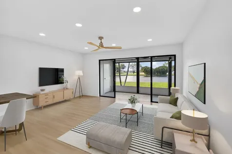 17 Capri A Delray Beach FL 33484