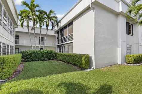 17 Capri A Delray Beach FL 33484