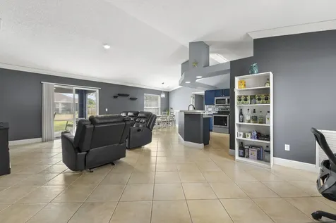 314 Sw De Gouvea Terrace Terrace Port Saint Lucie FL 34984
