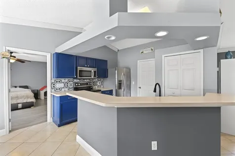 314 Sw De Gouvea Terrace Terrace Port Saint Lucie FL 34984