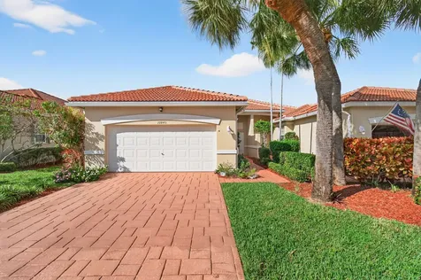 10845 Royal Caribbean Circle Boynton Beach FL 33437