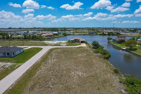 904 NW 12th Avenue Cape Coral FL 33993