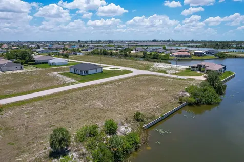 904 NW 12th Avenue Cape Coral FL 33993