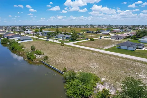 904 NW 12th Avenue Cape Coral FL 33993