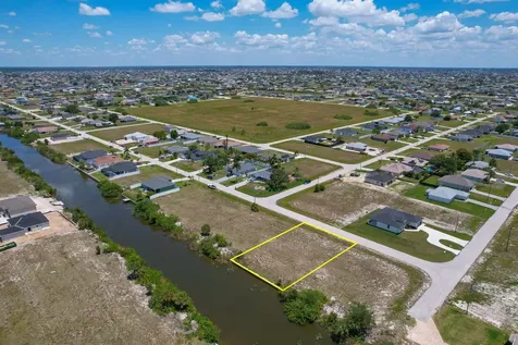 904 NW 12th Avenue Cape Coral FL 33993