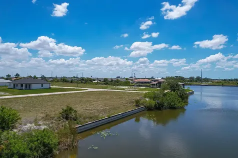 904 NW 12th Avenue Cape Coral FL 33993