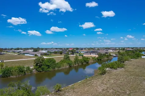 904 NW 12th Avenue Cape Coral FL 33993