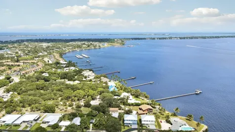 1023 Ne Orange Avenue Jensen Beach FL 34957