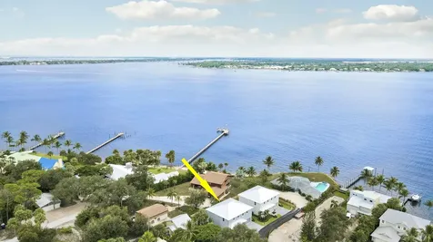1023 Ne Orange Avenue Jensen Beach FL 34957