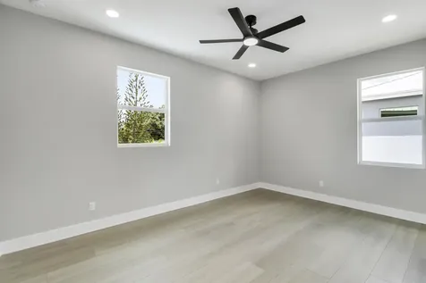 1013 Ne Orange Avenue Jensen Beach FL 34957