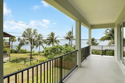 1013 Ne Orange Avenue Jensen Beach FL 34957