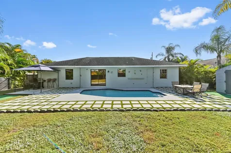 665 Sw Backert Avenue Port Saint Lucie FL 34953