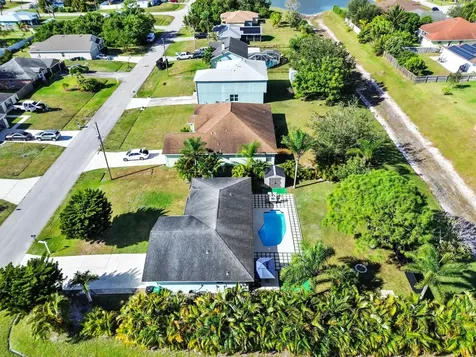 665 Sw Backert Avenue Port Saint Lucie FL 34953
