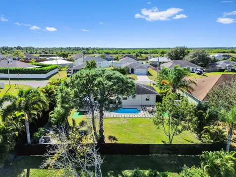 665 Sw Backert Avenue Port Saint Lucie FL 34953