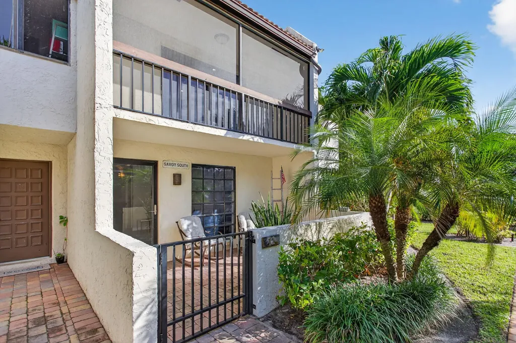 721 Se 1 Way Deerfield Beach FL 33441