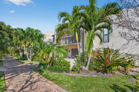 721 Se 1 Way Deerfield Beach FL 33441