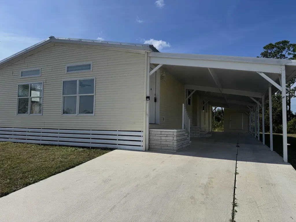 44 La Villa Way Fort Pierce FL 34951