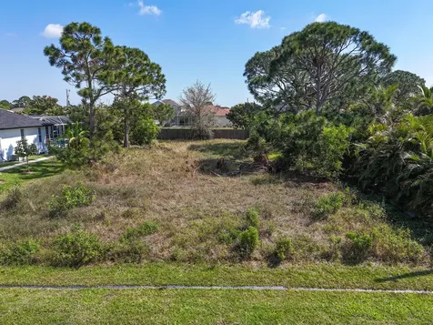 5849 NW Mesa Circle Port Saint Lucie FL 34986