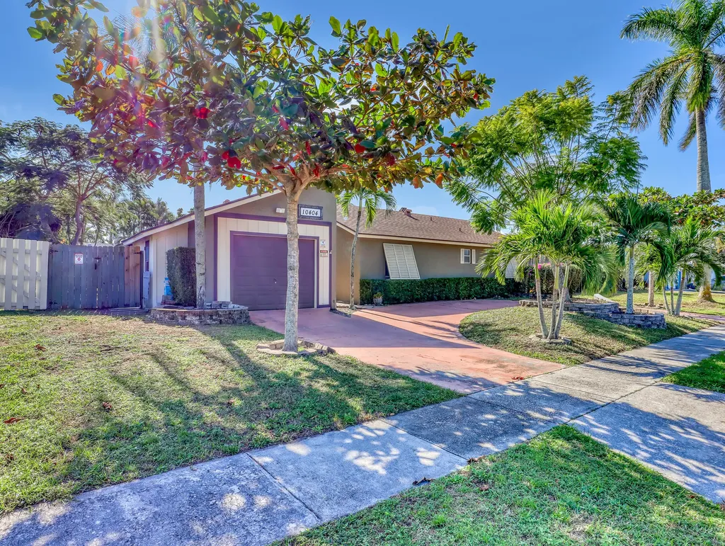 10404 Carmen Lane Royal Palm Beach FL 33411
