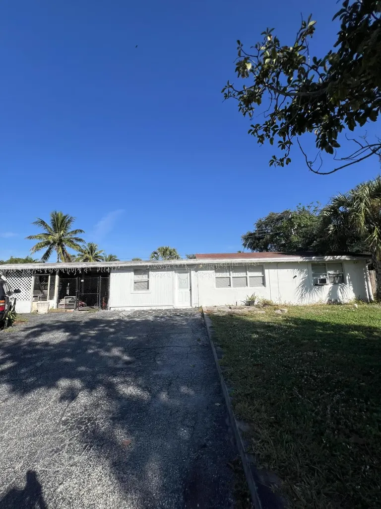 2819 Holly Road West Palm Beach FL 33406