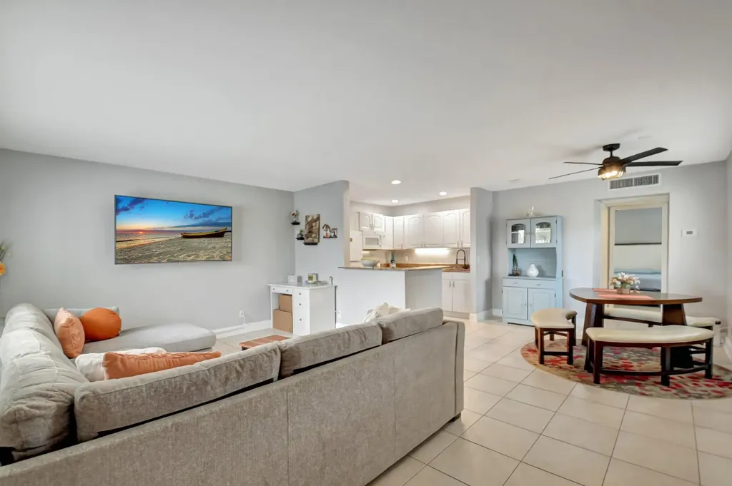 566 Brittany Delray Beach FL 33446
