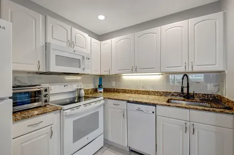 566 Brittany Delray Beach FL 33446