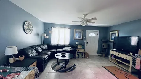 2013 Sw Burman Lane Port Saint Lucie FL 34984