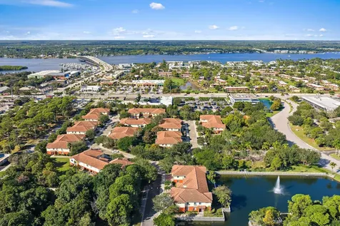 40 Se Sedona Circle Stuart FL 34994