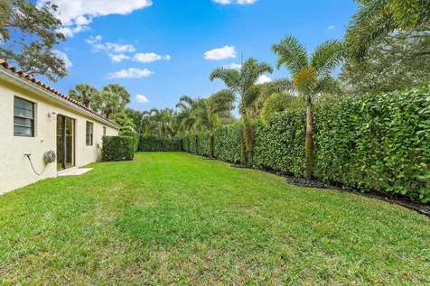 2614 La Lique Circle Palm Beach Gardens FL 33410