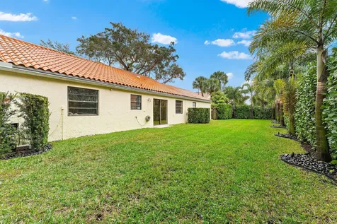 2614 La Lique Circle Palm Beach Gardens FL 33410