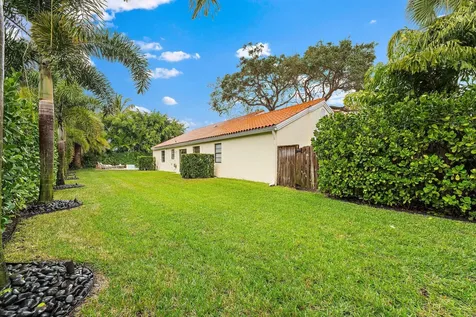 2614 La Lique Circle Palm Beach Gardens FL 33410