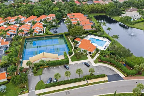 2614 La Lique Circle Palm Beach Gardens FL 33410
