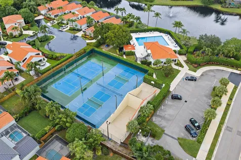 2614 La Lique Circle Palm Beach Gardens FL 33410