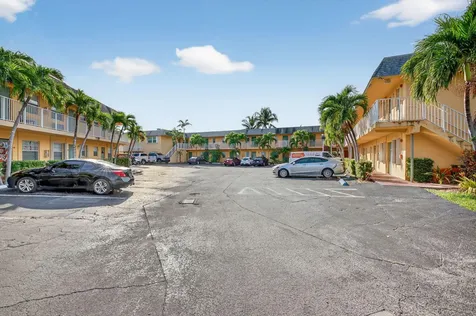 4071 N Dixie Highway Oakland Park FL 33334