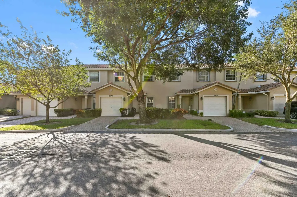 6374 Park Lake Circle Boynton Beach FL 33437