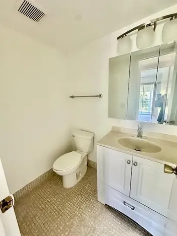 69 Dorset B Boca Raton FL 33434