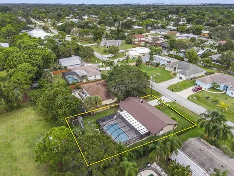 6015 Seagrape Drive Fort Pierce FL 34982