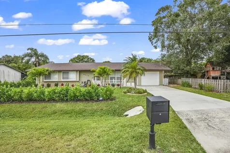 6015 Seagrape Drive Fort Pierce FL 34982