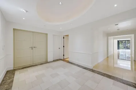 2 N Breakers Row Palm Beach FL 33480