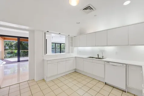2 N Breakers Row Palm Beach FL 33480
