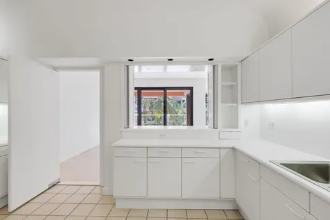 2 N Breakers Row Palm Beach FL 33480