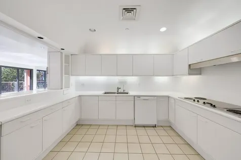 2 N Breakers Row Palm Beach FL 33480