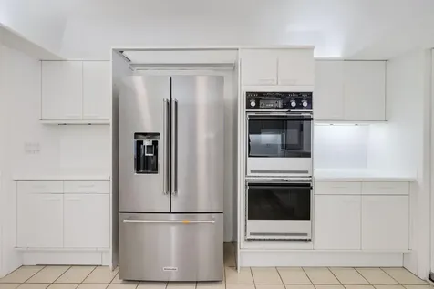 2 N Breakers Row Palm Beach FL 33480