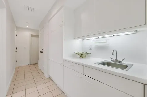 2 N Breakers Row Palm Beach FL 33480