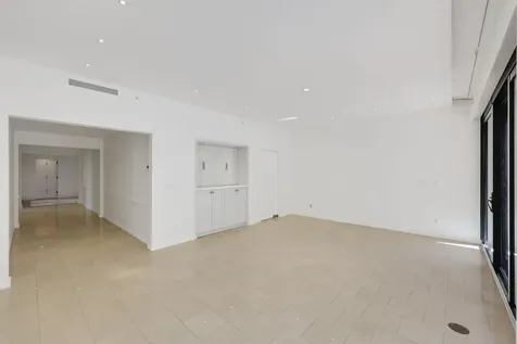 2 N Breakers Row Palm Beach FL 33480