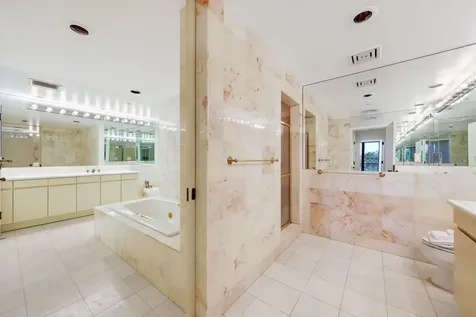 2 N Breakers Row Palm Beach FL 33480