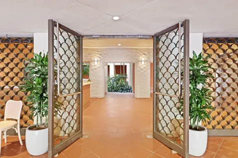 2 N Breakers Row Palm Beach FL 33480